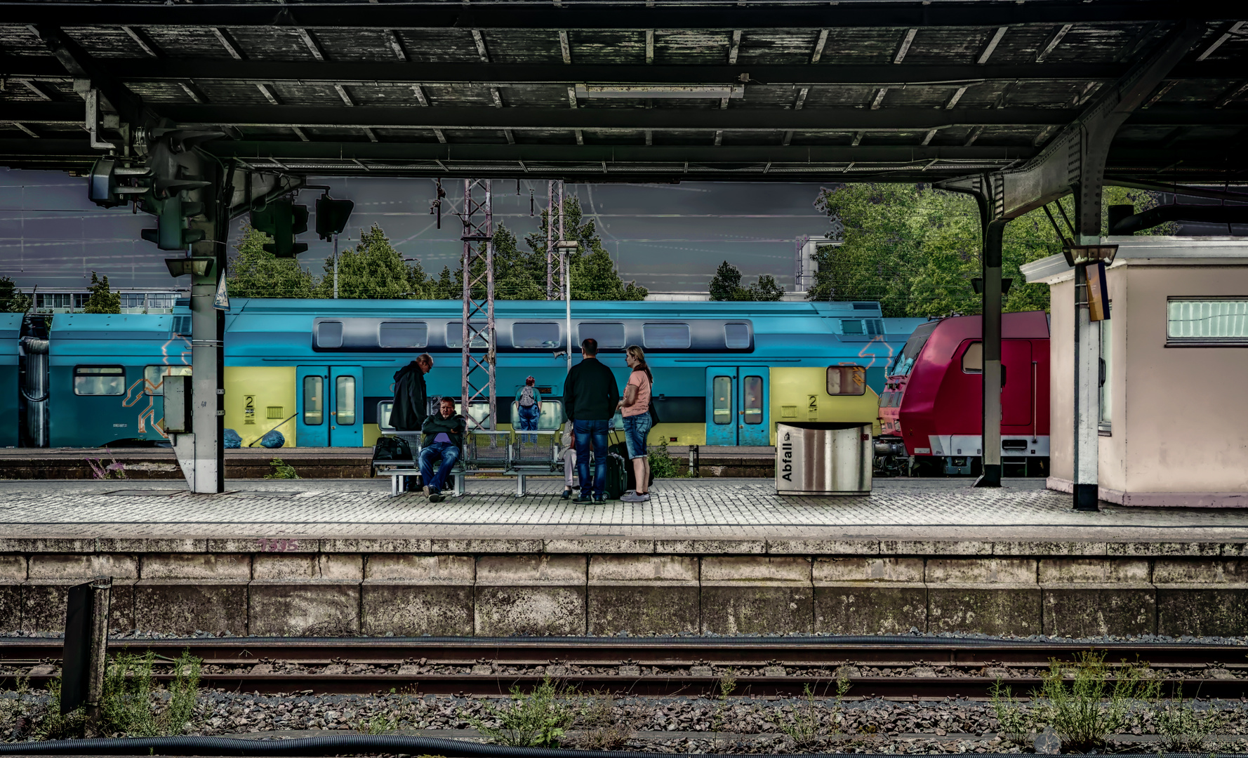 Auf dem Bahnsteig