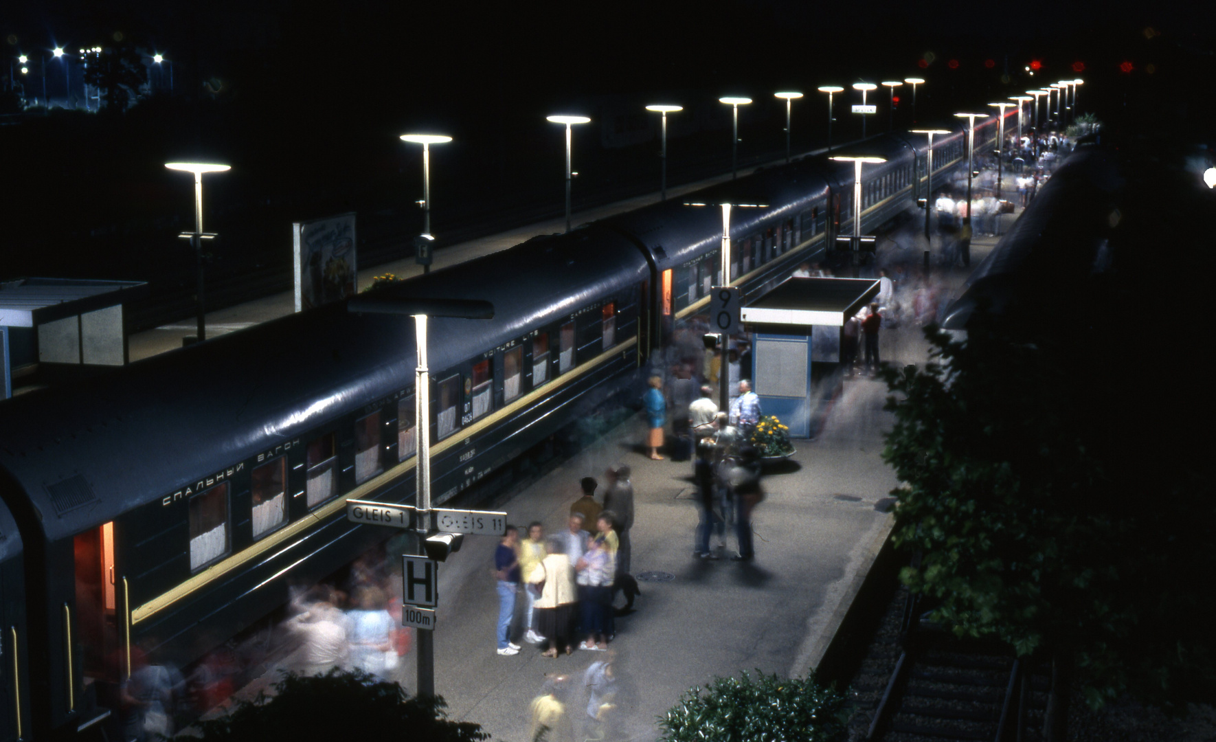 Auf dem Bahnsteig in Speyer-vor der Abfahrt