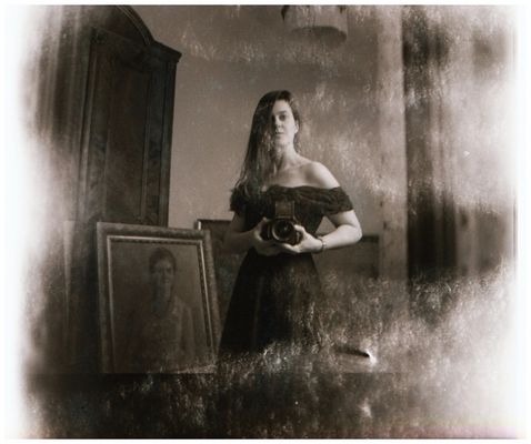 Auf dem Bild sehen Sie eine ziemlich stolze Besitzerin einer Mamiya 645