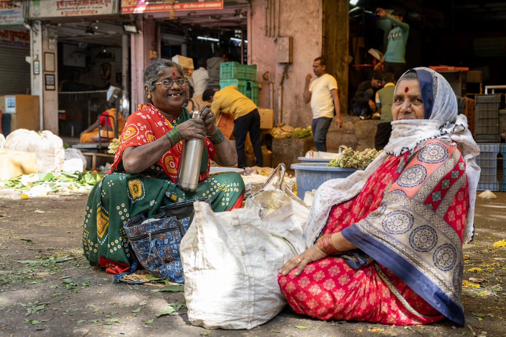 Auf dem Blumenmarkt in Pune