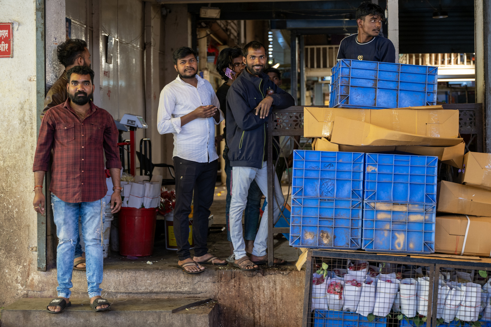 Auf dem Blumenmarkt in Pune