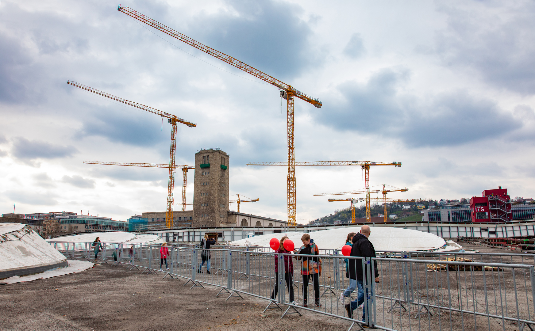 Auf dem Dach des neuen Tiefbahnhofs