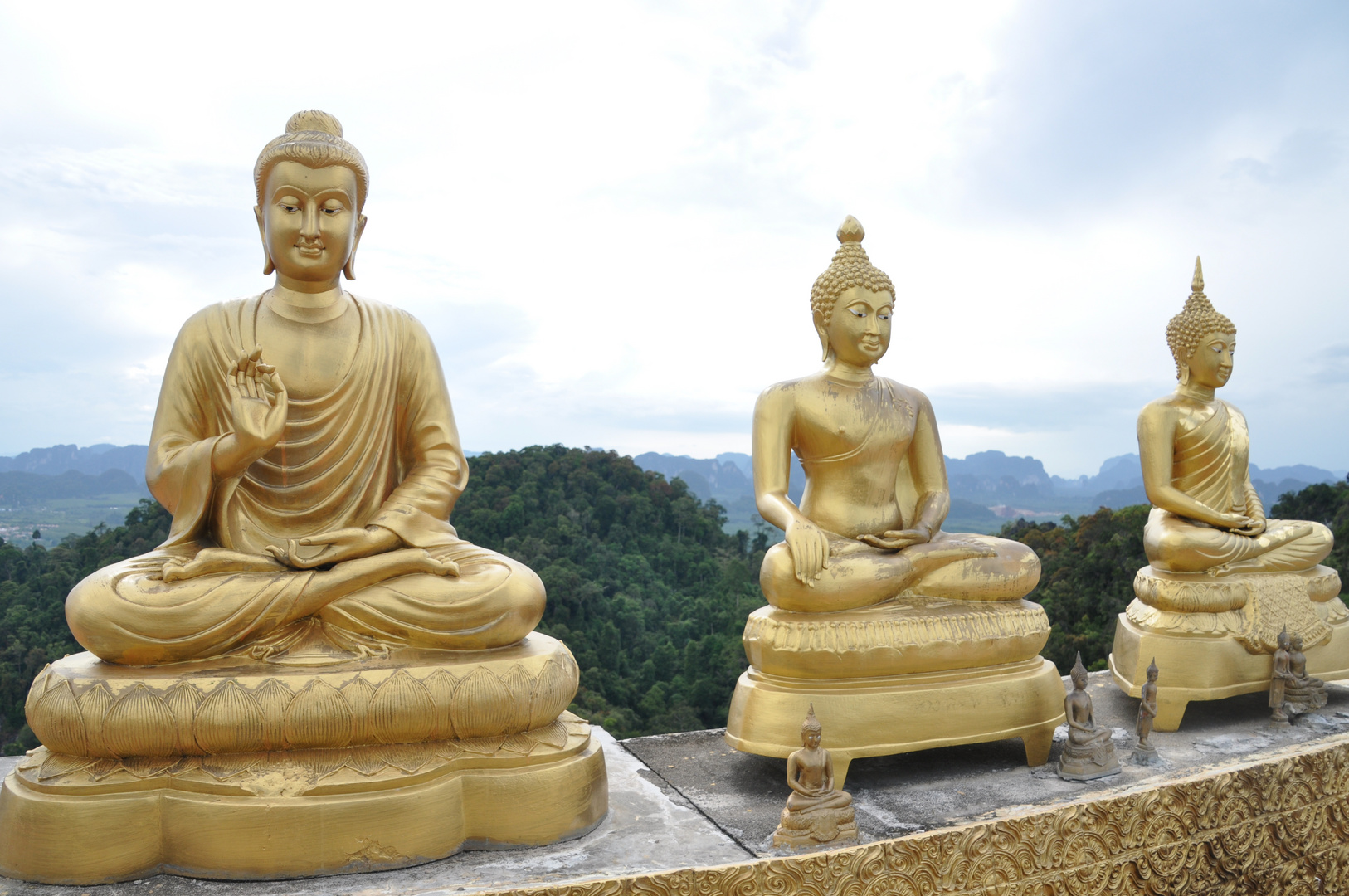 Auf dem Dach des Wat Tham Sua - Tigertempel in Krabi