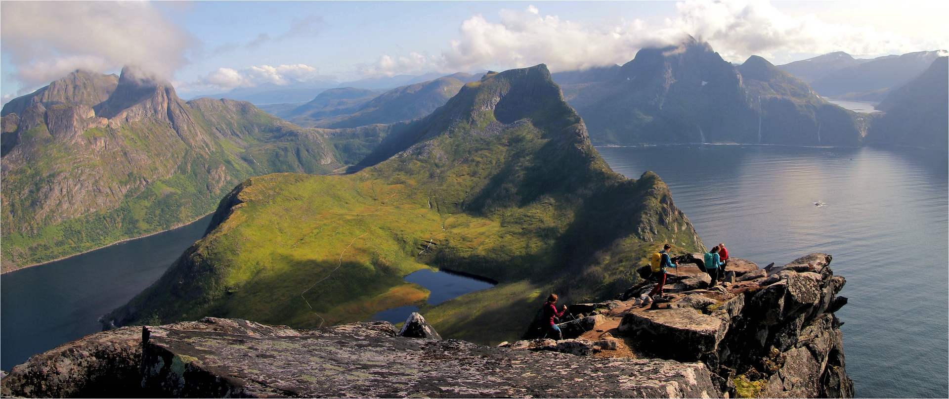 AUF DEM DACH VON SENJA