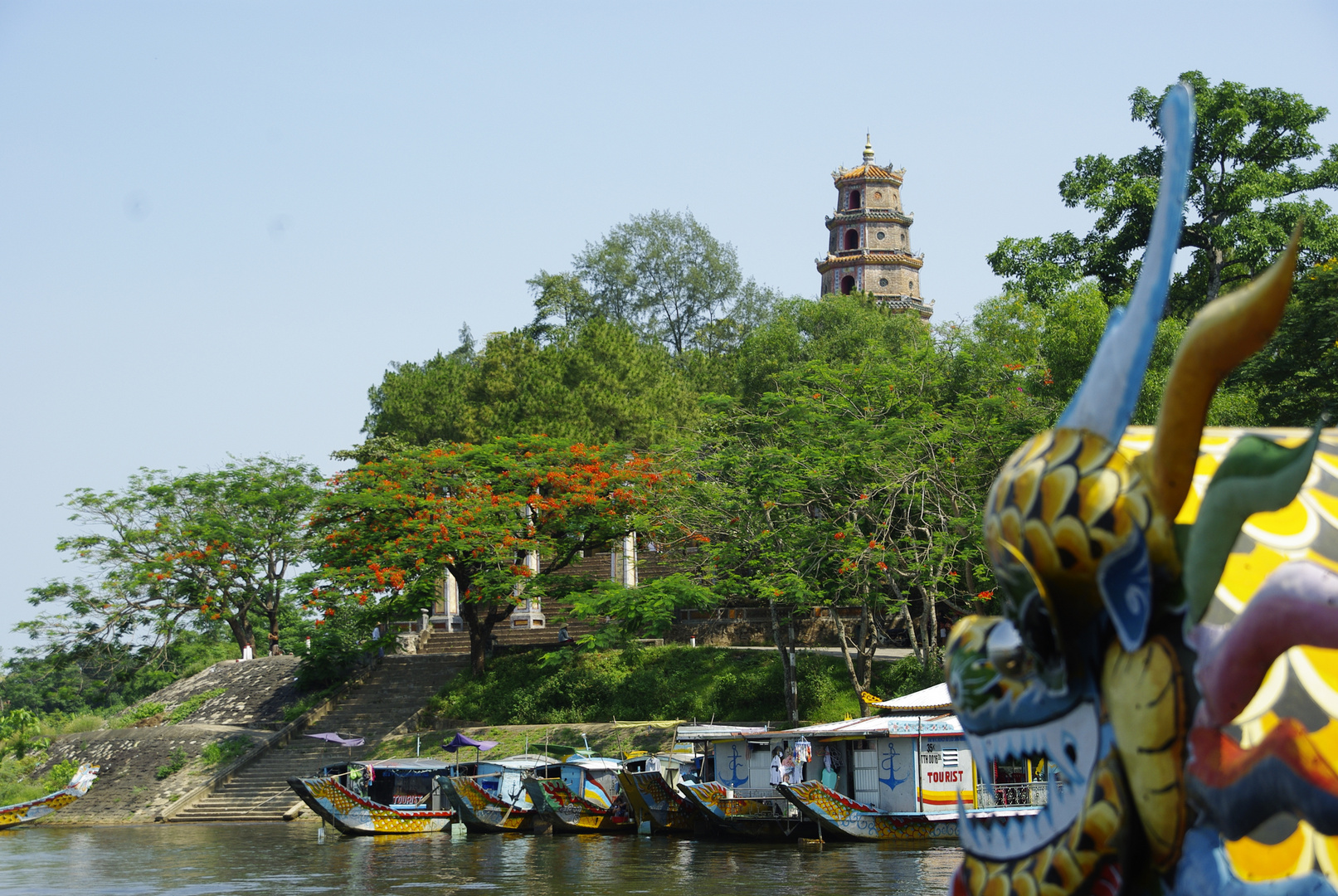 Auf dem Drachenboot in Hue