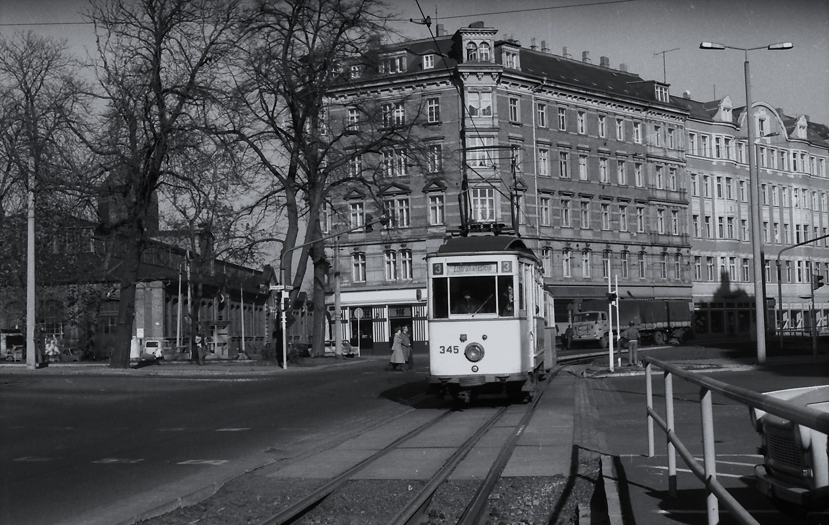 Auf dem Dreischienengleis im Jahr 1988.