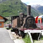 Auf dem ehemaligen Güterbodengleis des Bahnhofs Tirano rostet.....