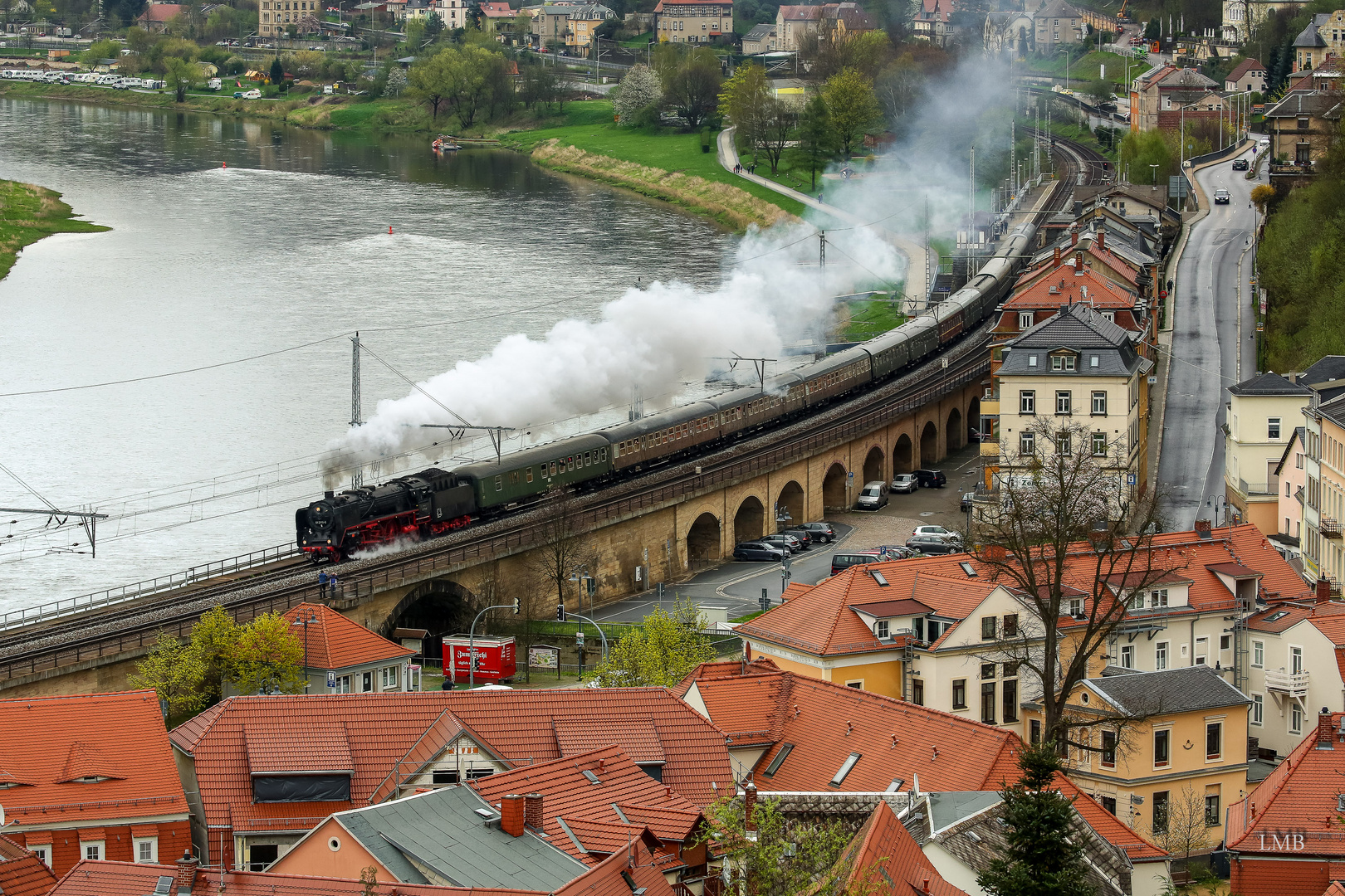 Auf dem Elbviadukt