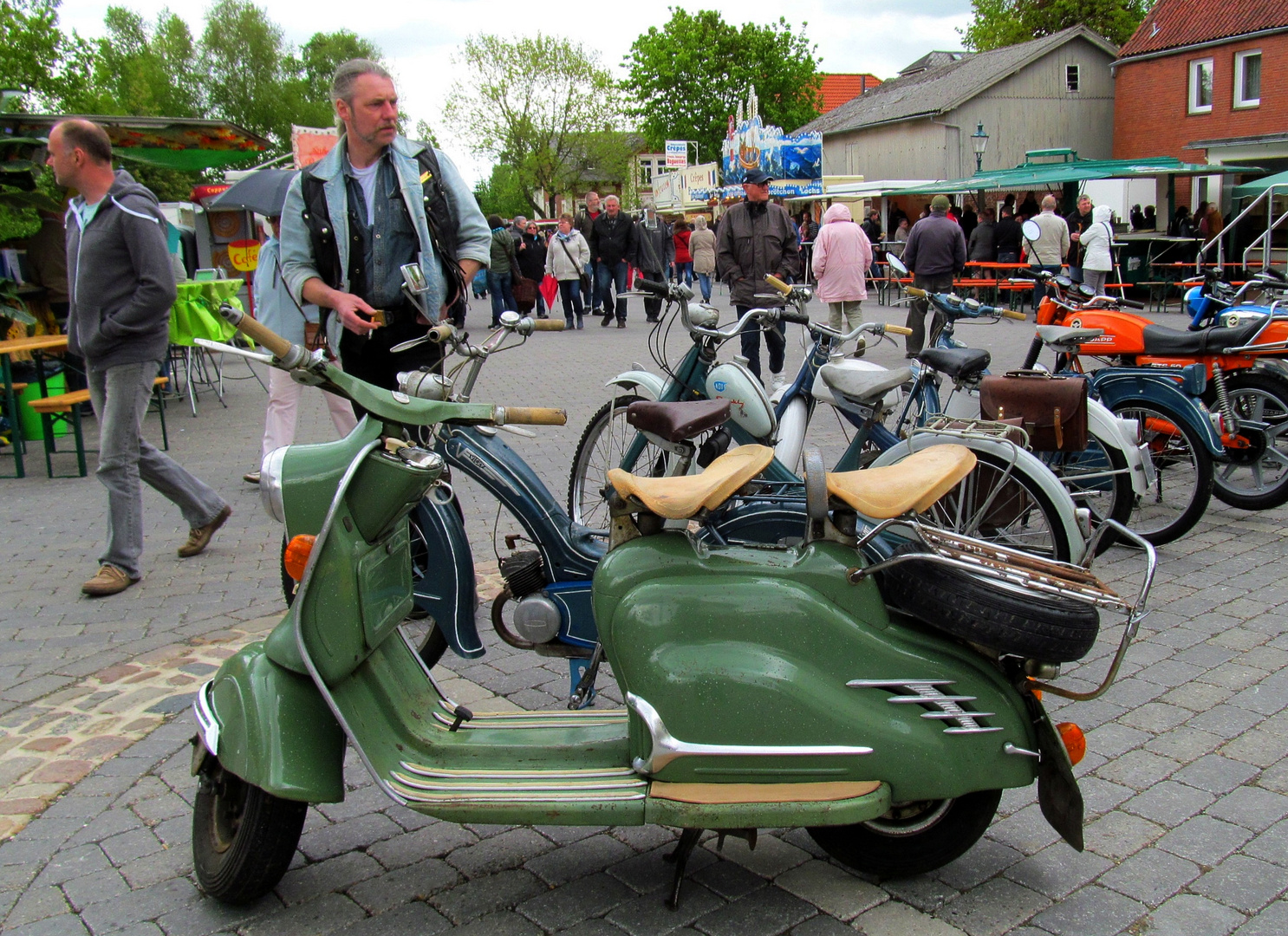   auf dem Fährmarkt in Osten ...