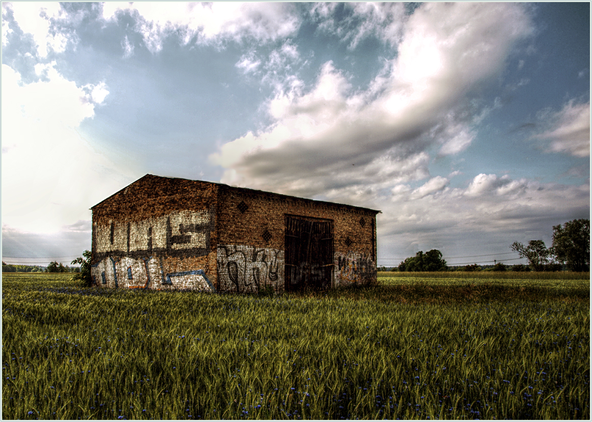 Auf dem Feld in der Scheune