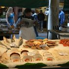 Auf dem Fischmarkt bei der Rialtobrücke