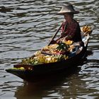 Auf dem Floating Market in Damnoen Saduak