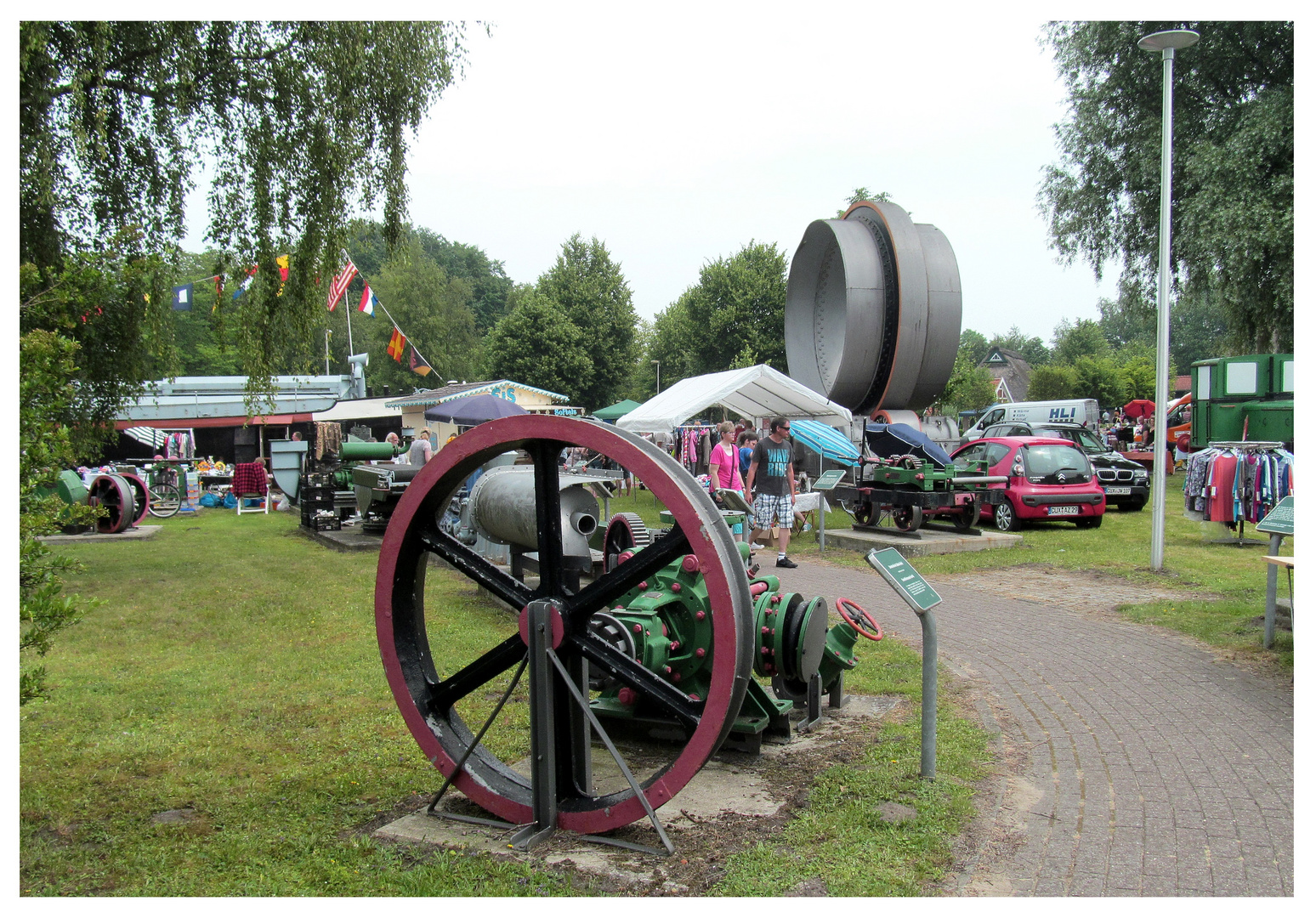 auf dem Flohmarkt