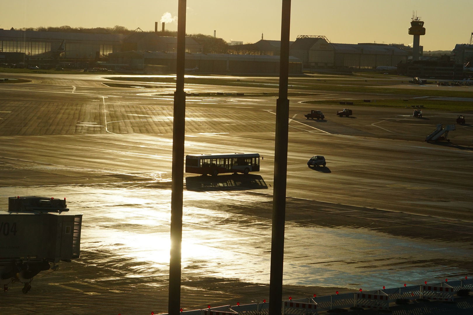 Auf dem Flughafen  - 1