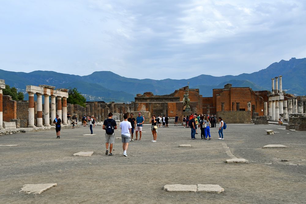 Auf dem Forum im antiken Pompeji