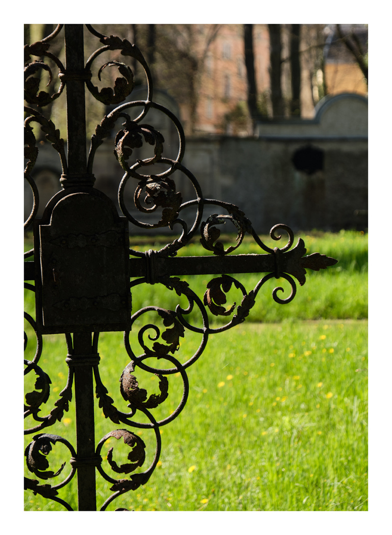 Auf dem Friedhof