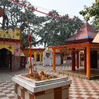 Auf dem Gelände des Jaleshwarnath Mahadev Tempels in Jaleshwar