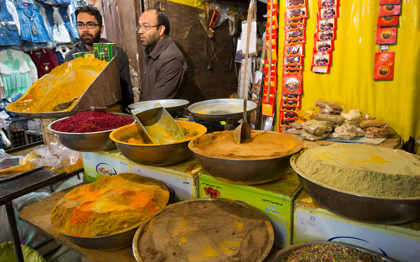 Auf dem Gewürzmarkt in Isfahan