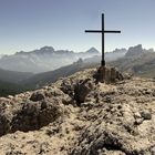 Auf dem Gipfel des "Hexenstein" / ladinisch "Sass de Stria" (Dolomiten)