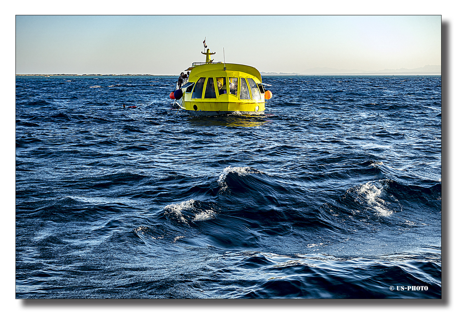 Auf dem Glasbodenboot