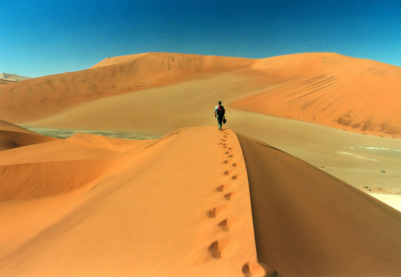 Auf dem Grat in Namibia