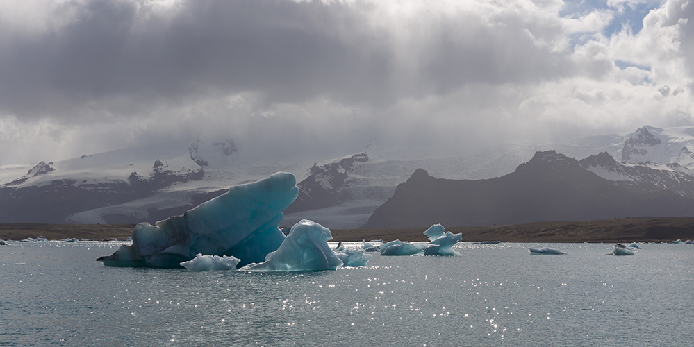 Auf dem Jökulsárlón ...