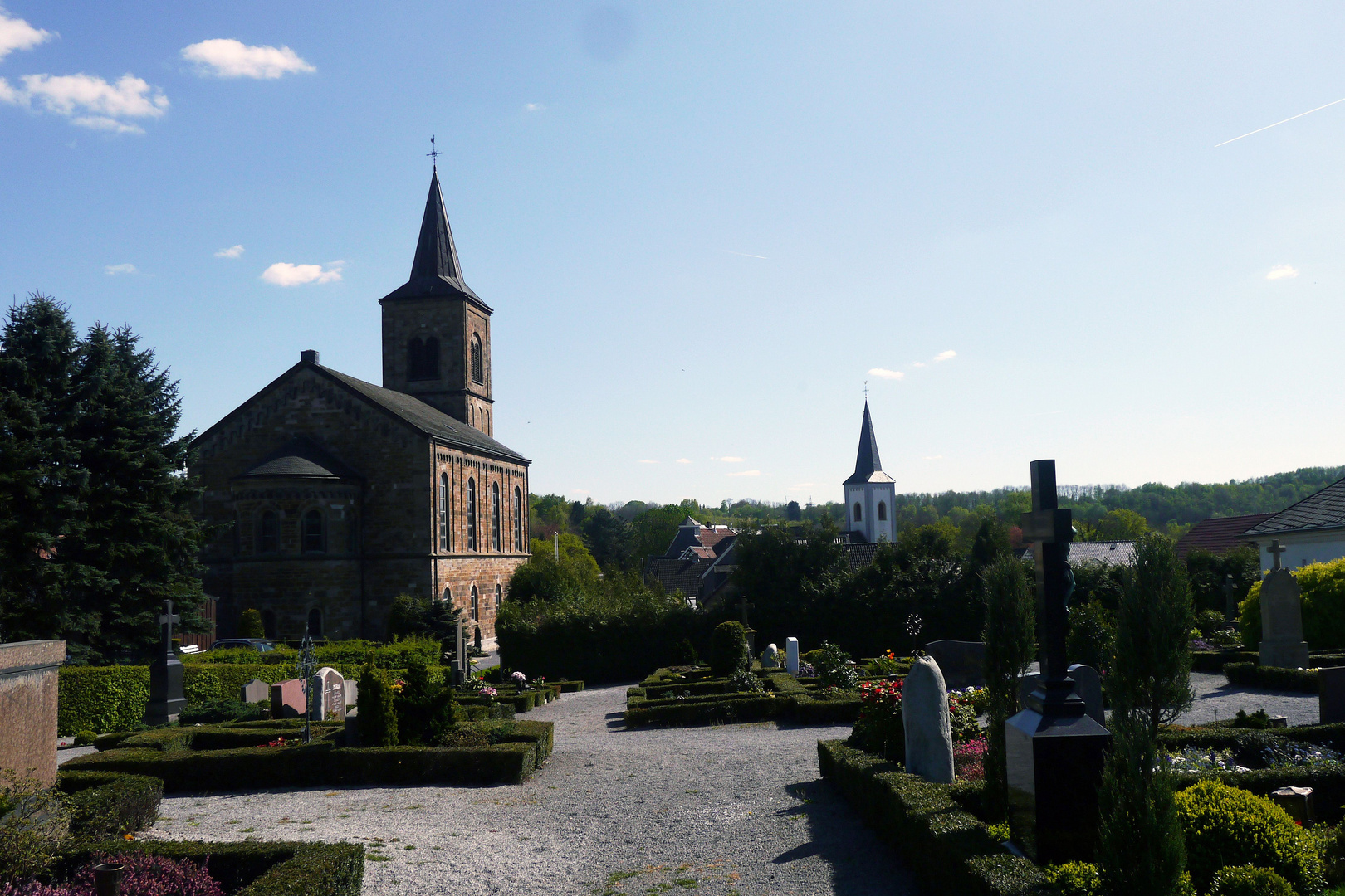 Auf dem katholischen  Friedhof in Düssel.