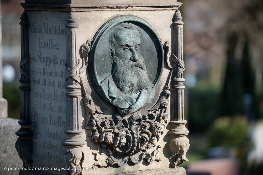 Auf dem Mainzer Hauptfriedhof