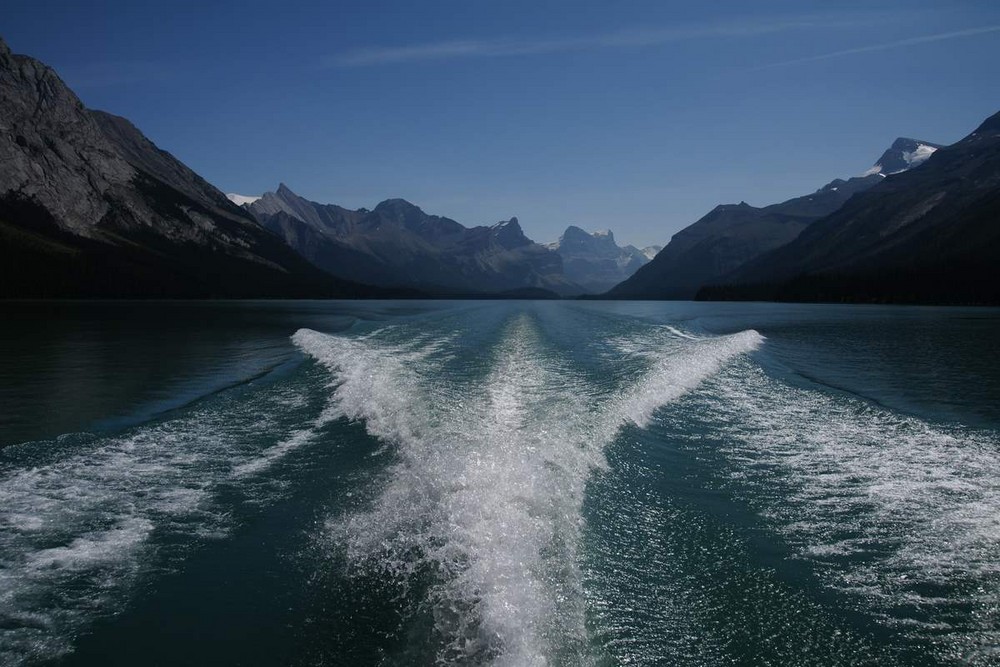 Auf dem Maligne Lake