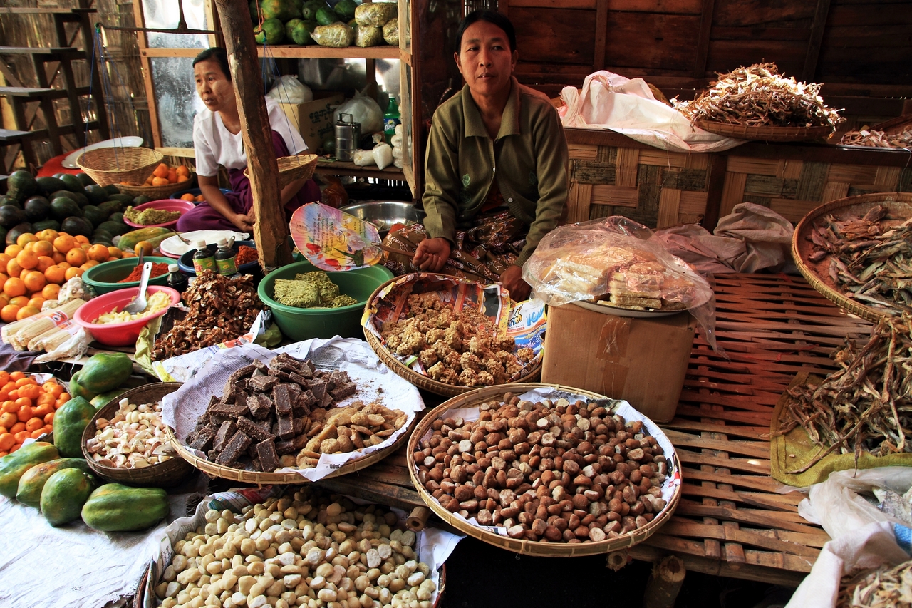 Auf dem Markt in Bagan.