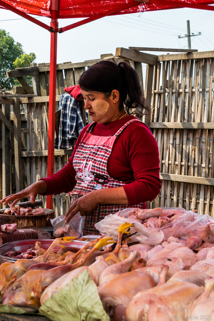 auf dem Markt in Kalaw (© Buelipix)