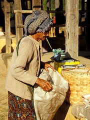 Auf dem Markt in Khaung Daing