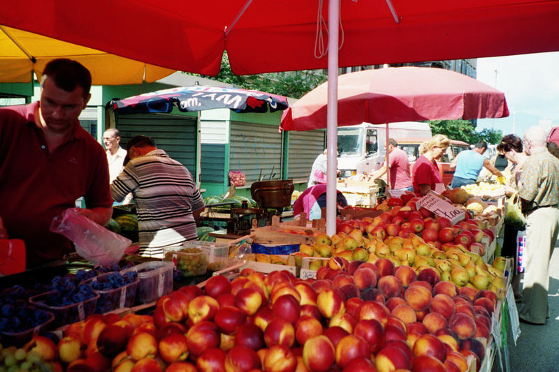 ... auf dem Markt, in welcher europäischen Hafenstadt ?? (gelöst!)