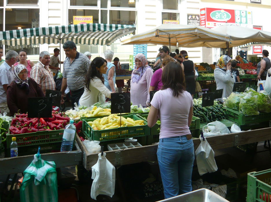 Auf dem Markt ums Eck hier in Favoriten