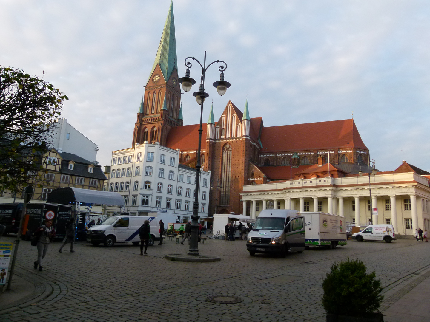 Auf dem Marktplatz in Schwerin-