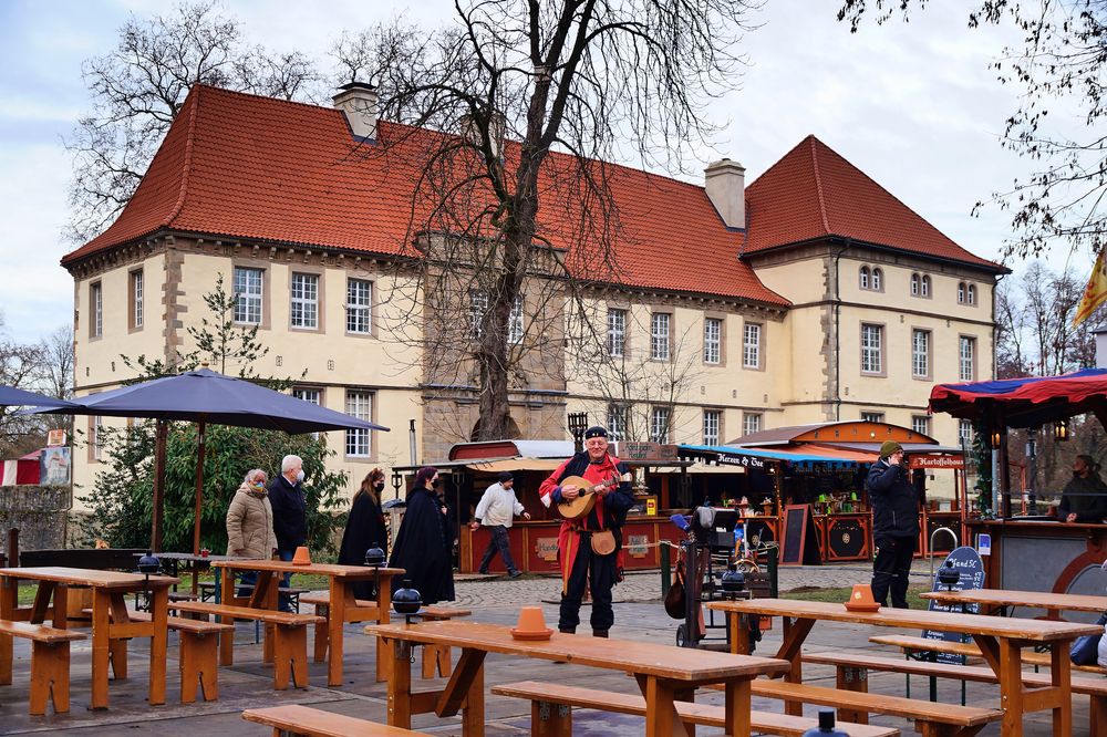 Auf dem Mittelaltermarkt Schloss Strünkede in Herne