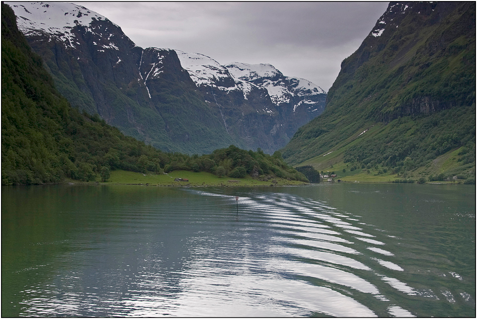 Auf dem Nærøyfjord