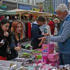 Auf dem Ostermarkt in der Favoritner Fußgängerzone