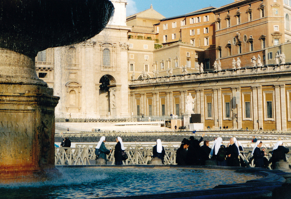 Auf dem Petersplatz in Rom