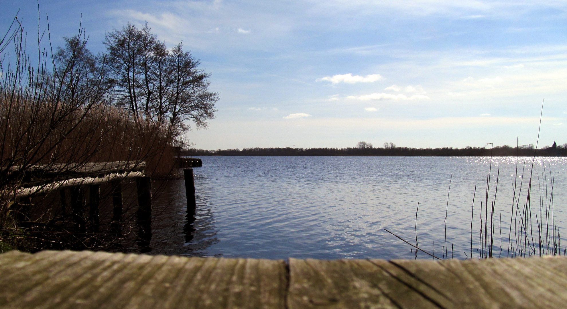 auf dem Podest am See ...