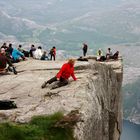 Auf dem Preikestolen mit Ausblick über den Lysefjord, Norwegen