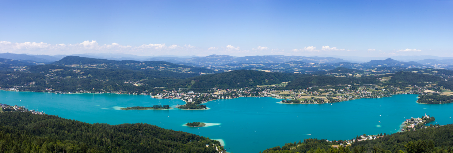 Auf dem Pyramidenkogel mit Blick auf dem Wörthersee