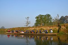 Auf dem Rapti-Fluss im Chitwan Nationalpark