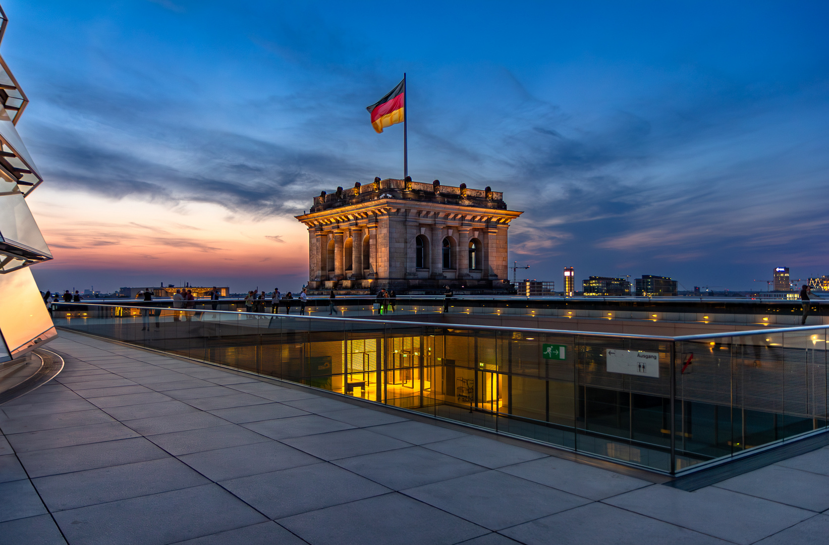 Auf dem Reichstag in Berlin