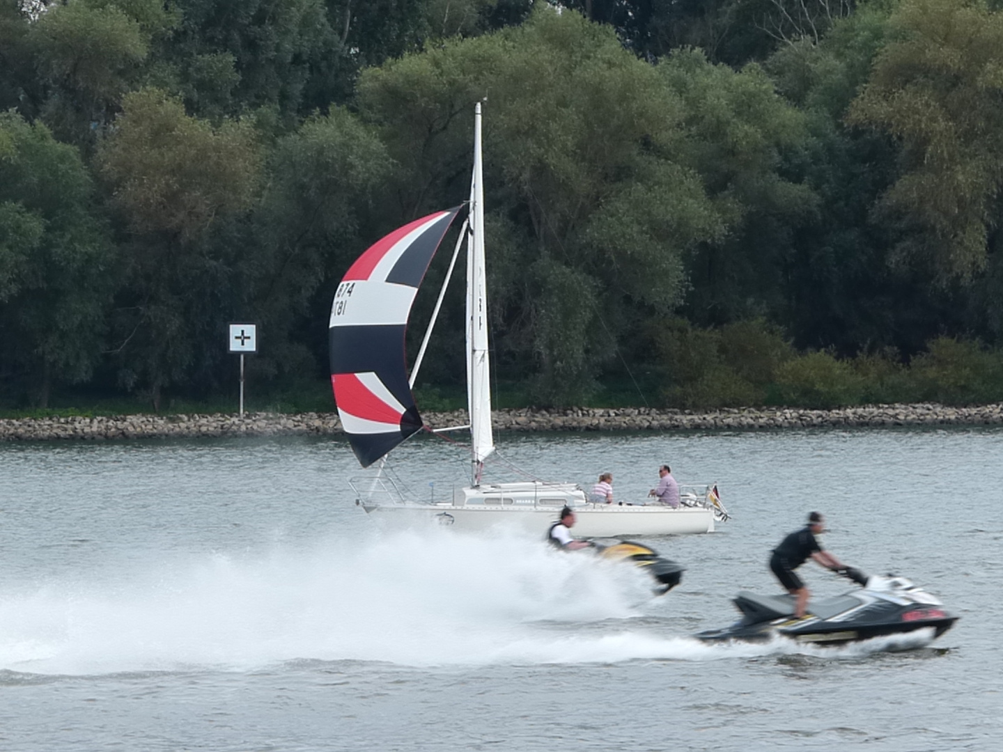 auf dem Rhein