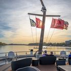 Auf dem Rhein dem Abend entgegen.