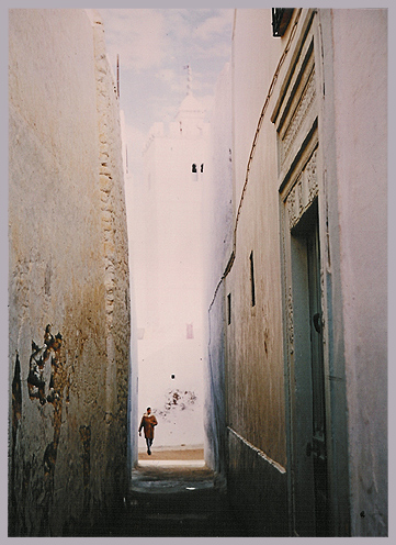 Auf dem Rueckweg von der Moschee