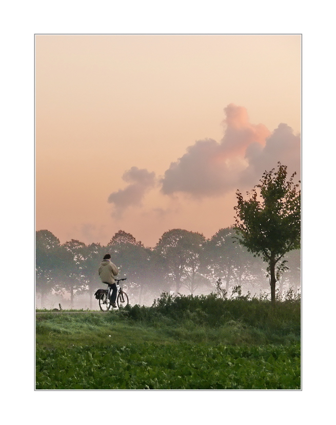 Auf dem Schulweg im Morgenrot