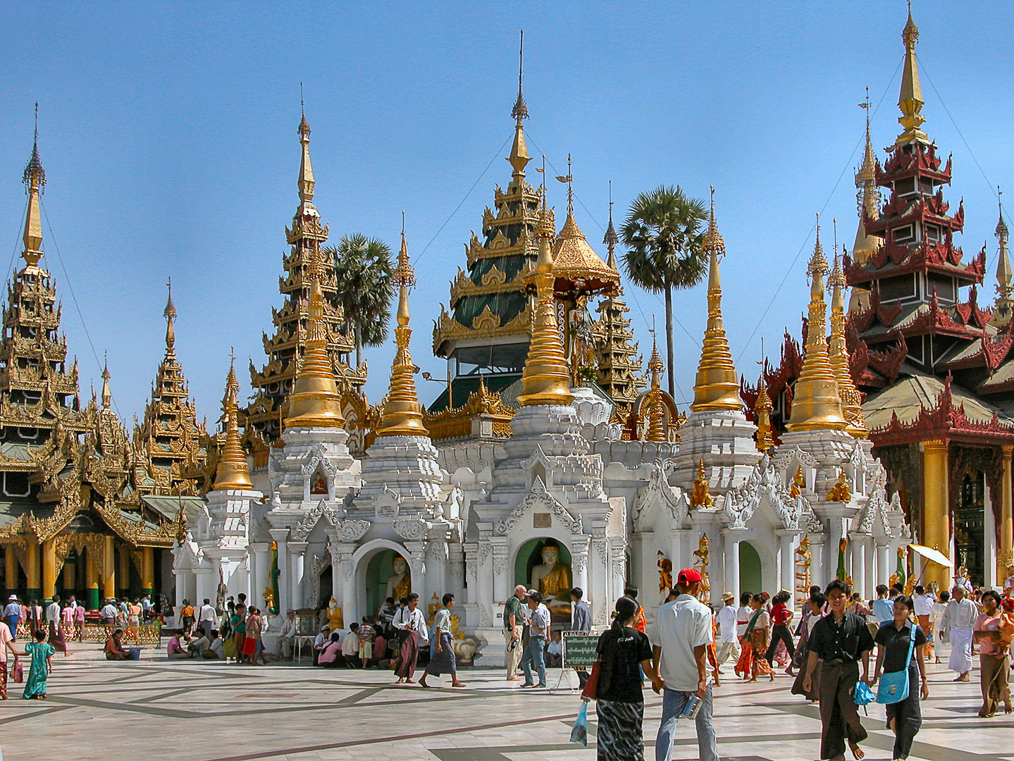 Auf dem Singuttara-Hügel der Shwedagon-Pagode