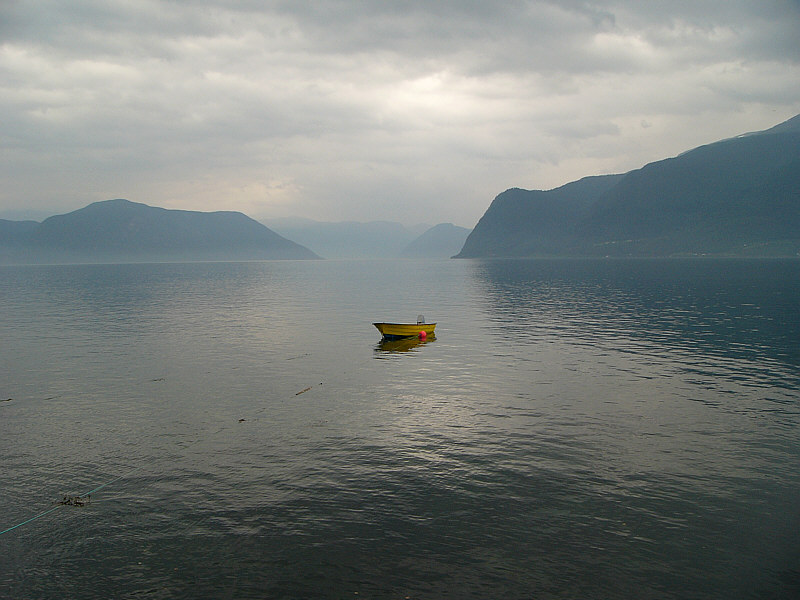 Auf dem Sognefjord vor Leikanger.